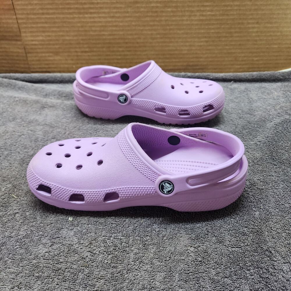 Lavender purple crocs sandals shoes women size 9 Very good condition b53